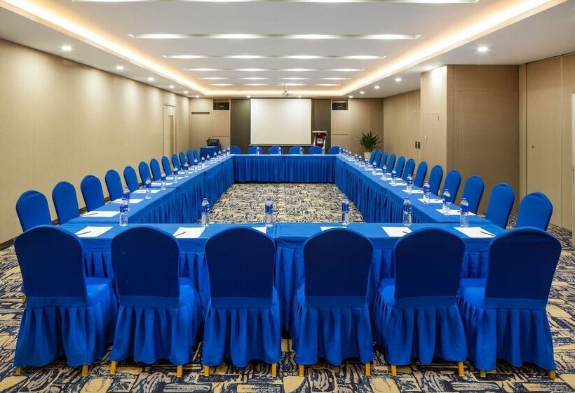 فندق Holiday Inn Express Shenyang North Station, An Ihg