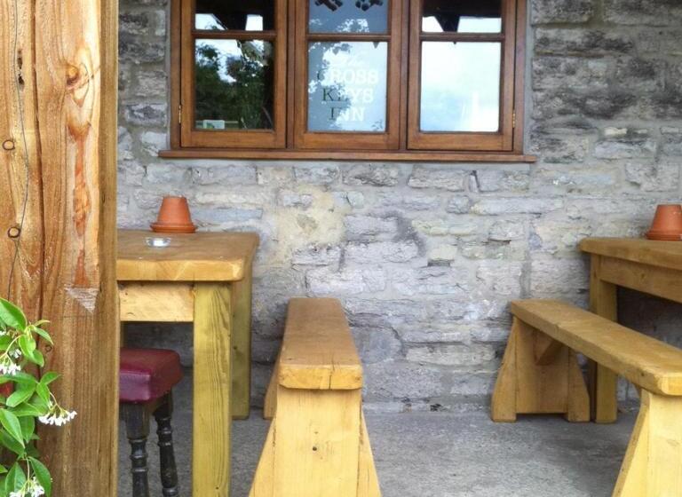 Отель Cross Keys Inn