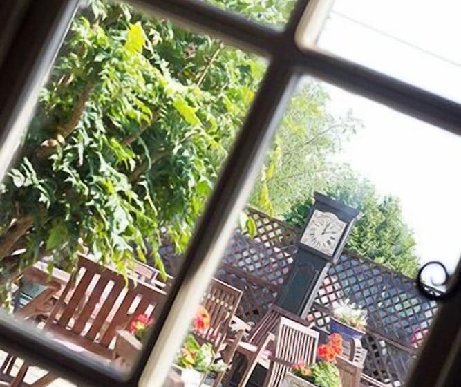 בית מלון כפרי The Tollgate Inn