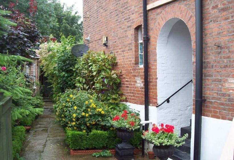 پانسیون Beverley Budget Inn