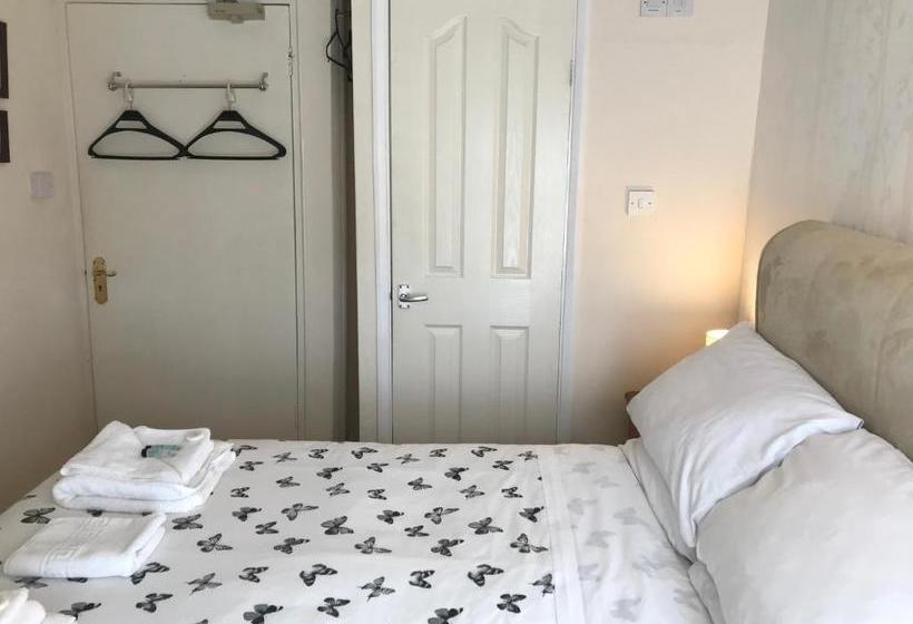 ベッドアンドブレックファースト The Acorn Lodge