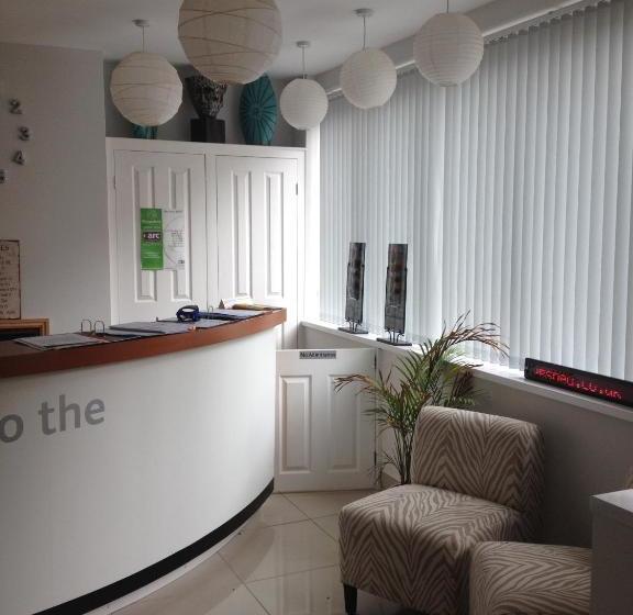 تختخواب و صبحانه Guesthouse At Shepshed Ltd