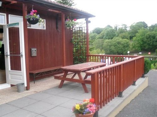 فندق Carrybridge Lakeside Lodge