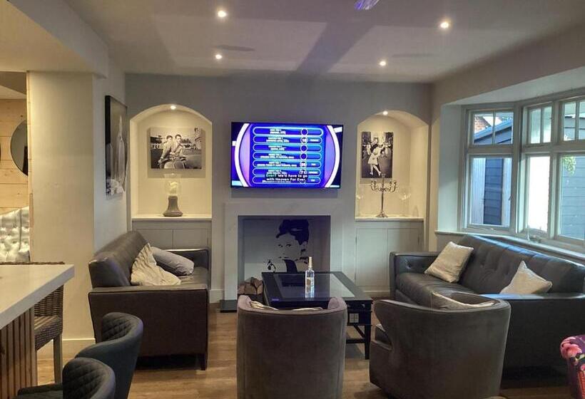 호텔 The Dormy House