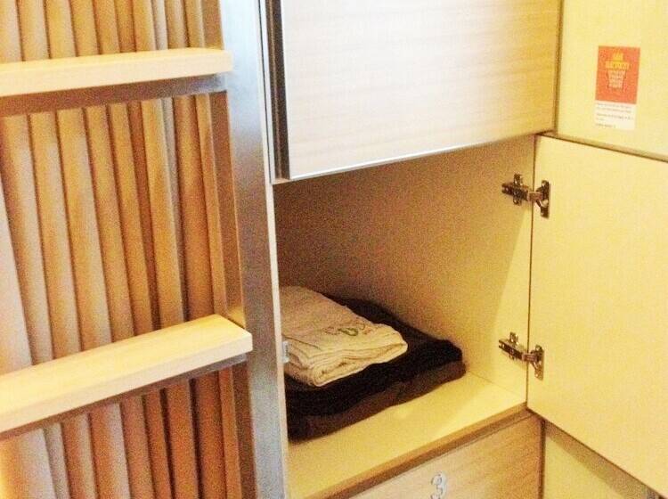 The Packer Lodge   Hostel