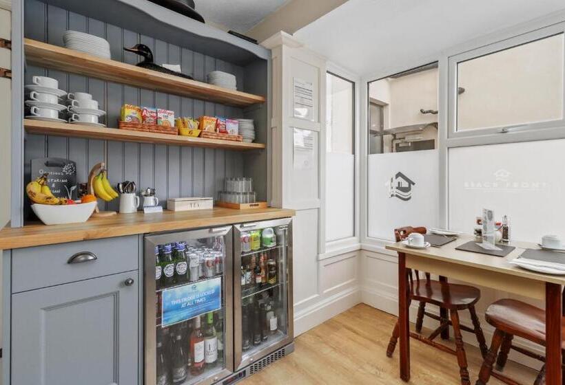 ベッドアンドブレックファースト Beach Front Guest House