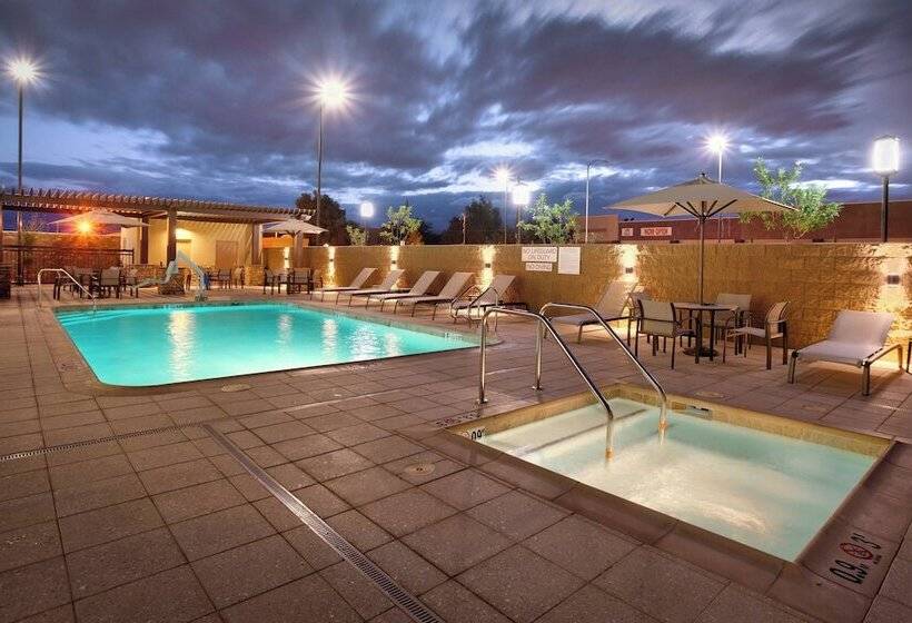 هتل Courtyard By Marriott Phoenix Mesa Gateway Airport