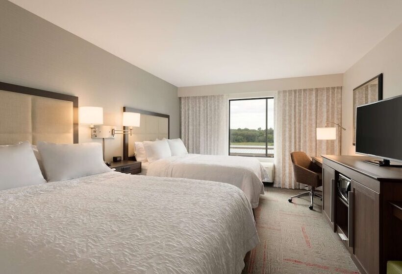 فندق Hampton Inn & Suites Kenosha