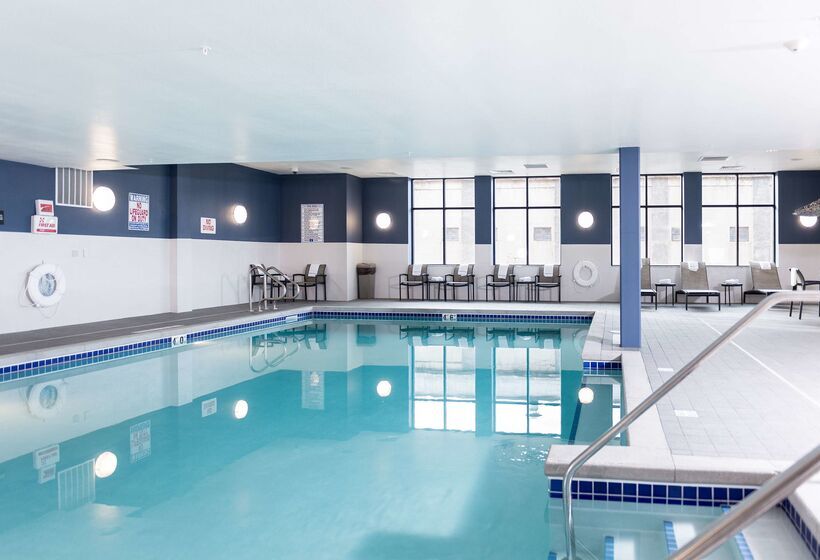 هتل Hampton Inn & Suites La Crosse Downtown