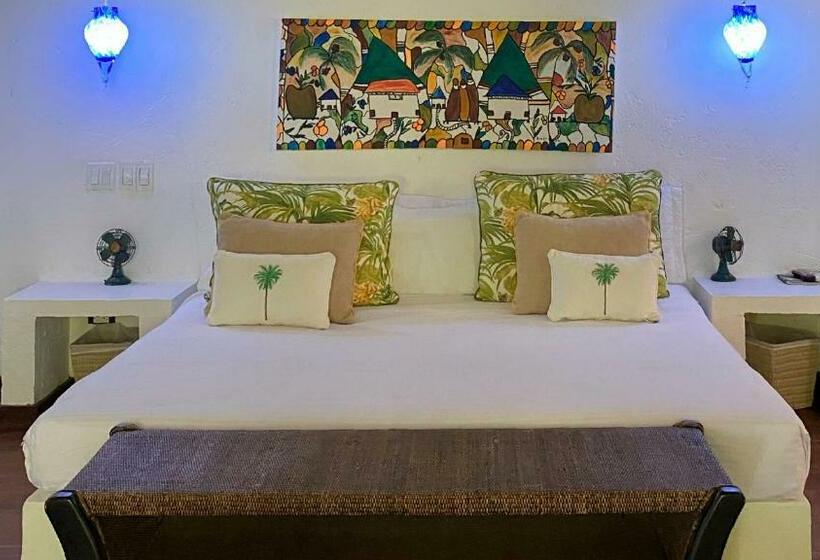 هتل On Vacation Acantilado De La Tierra