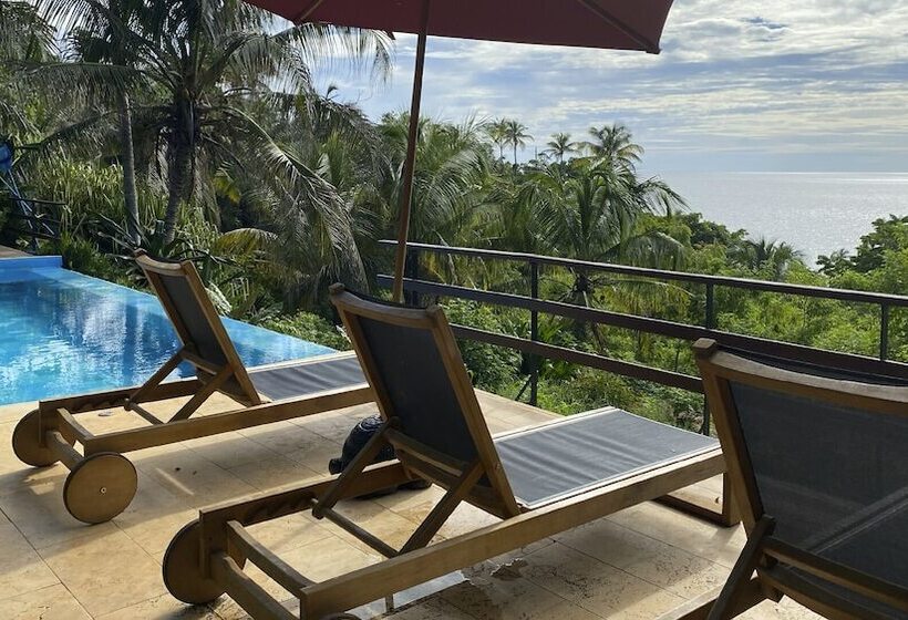 هتل On Vacation Acantilado De La Tierra