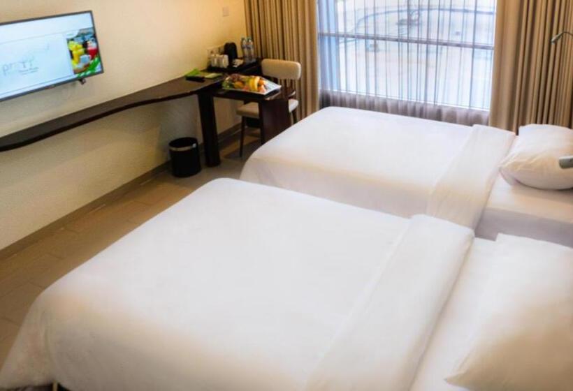 هتل Primebiz  Cikarang