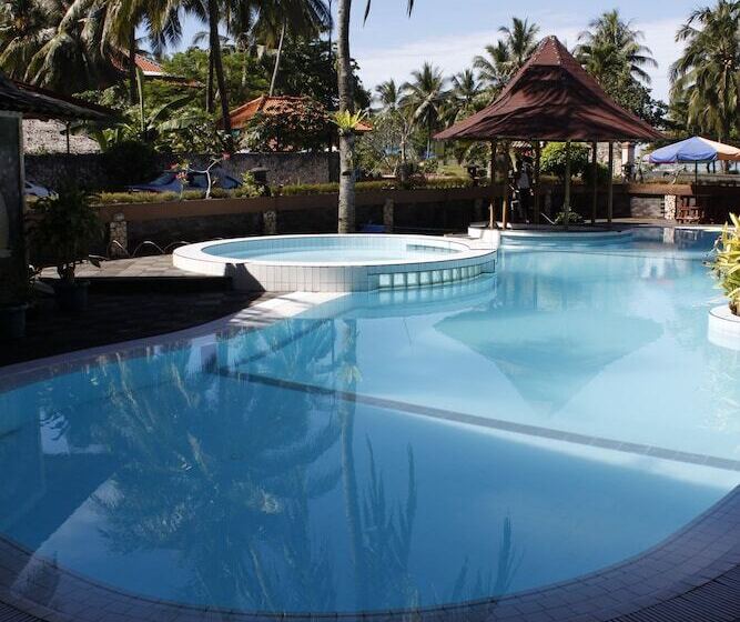 هتل Surya Pesona Beach