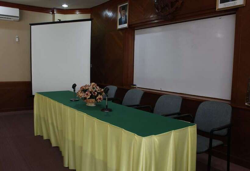 هتل Surya Pesona Beach