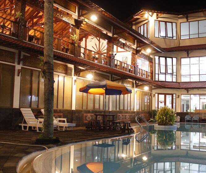 هتل Surya Pesona Beach