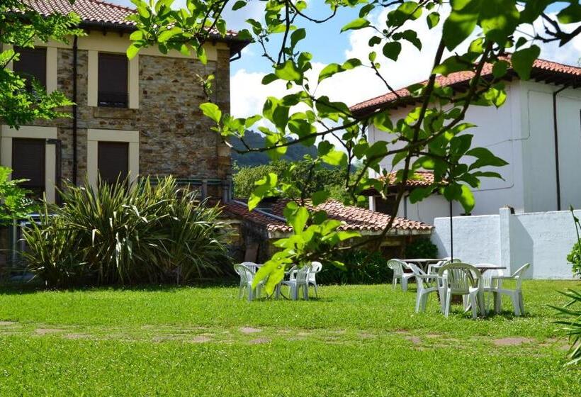 هتل Termas De Liérganes