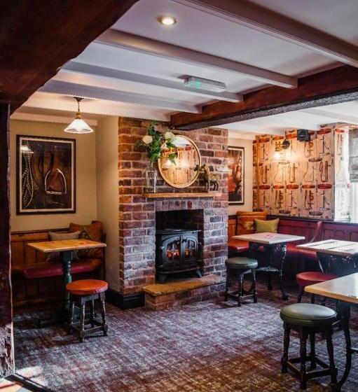 ホテル The Black Horse Inn