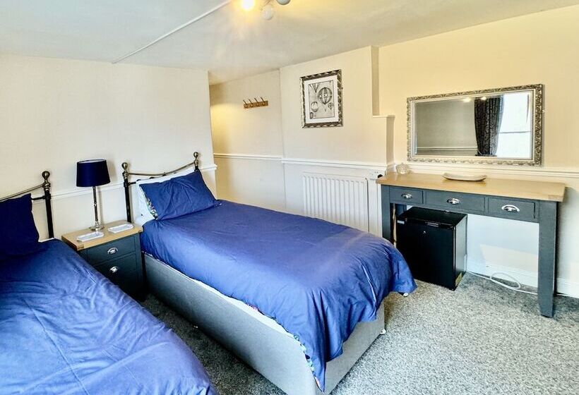 פנסיון The Angove