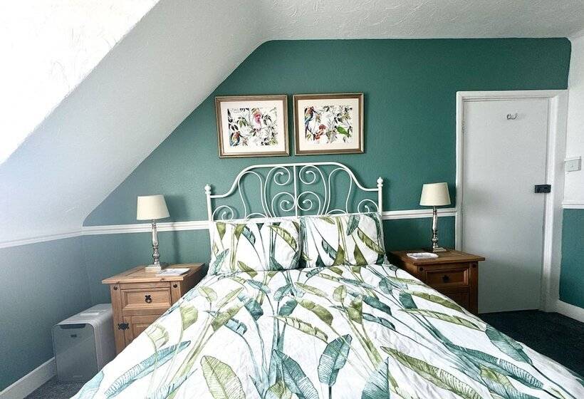 פנסיון The Angove