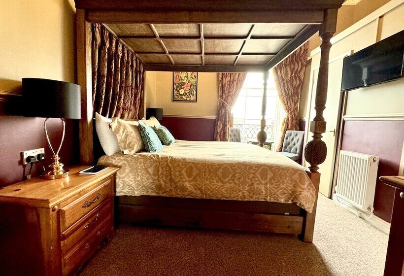 פנסיון The Angove