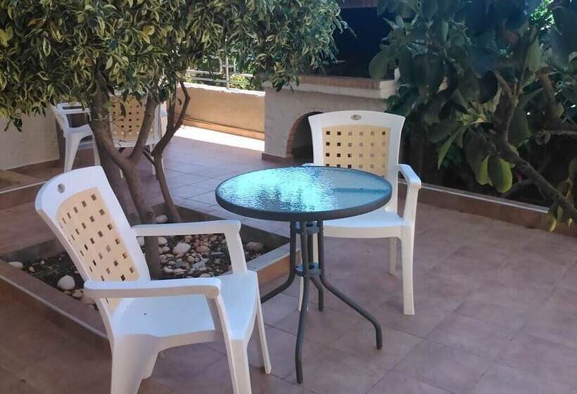 فندق Fotula Studios