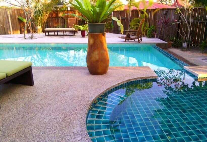 هتل Panji Panji Tropical Wooden Home