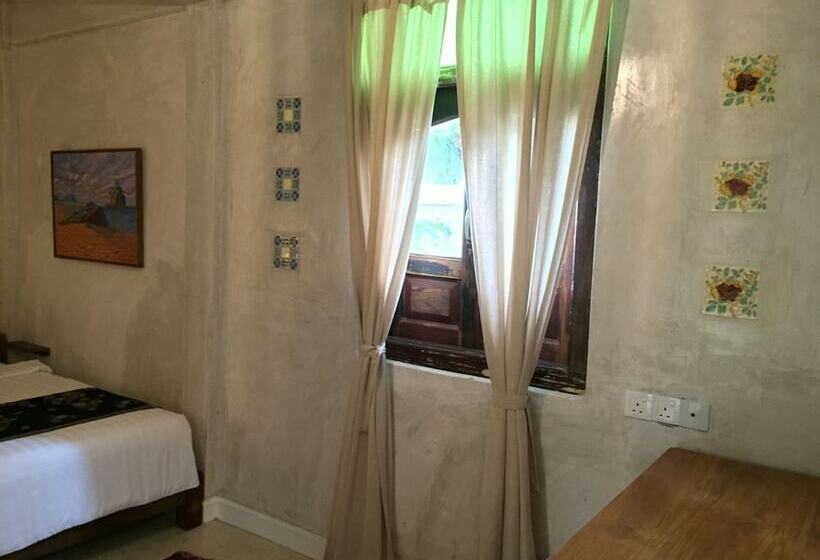 هتل Panji Panji Tropical Wooden Home