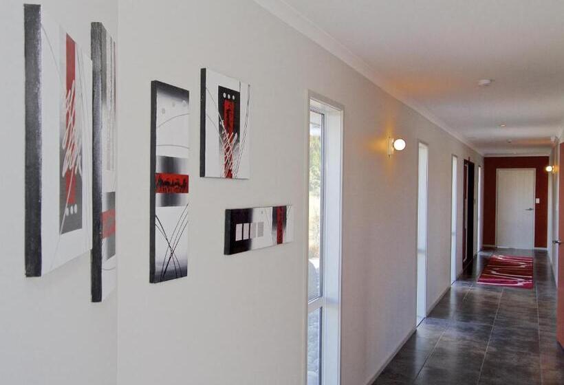 مبيت وإفطار Tongariro Suites