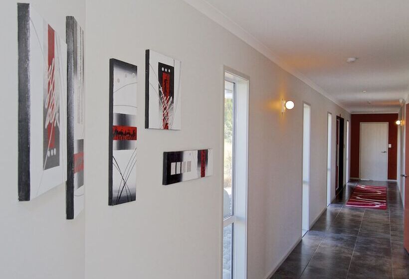 مبيت وإفطار Tongariro Suites