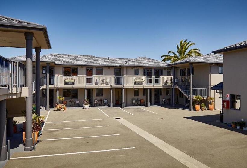 Blenheim Palms Motel