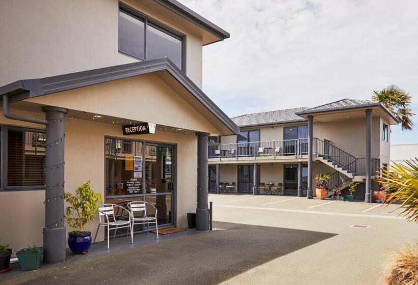 Blenheim Palms Motel