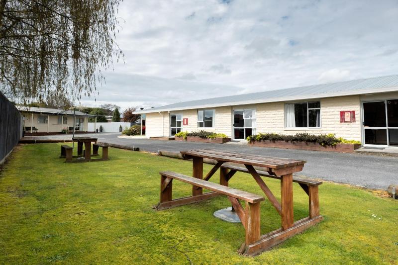 Esplanade Motels