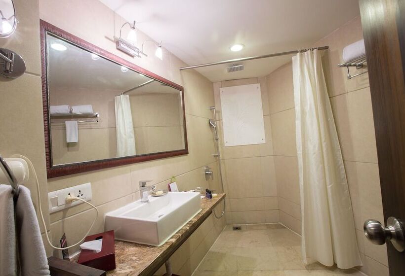 فندق Regenta Central Harimangla