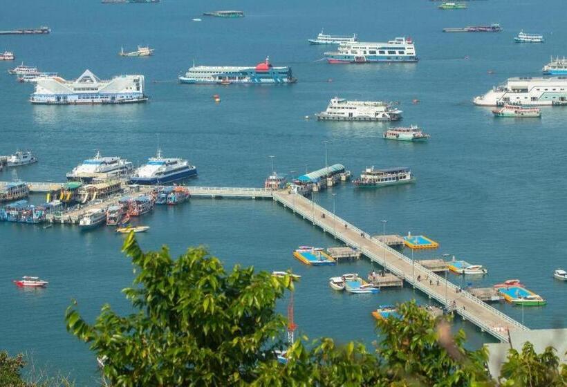 Hotel Seven Zea Chic