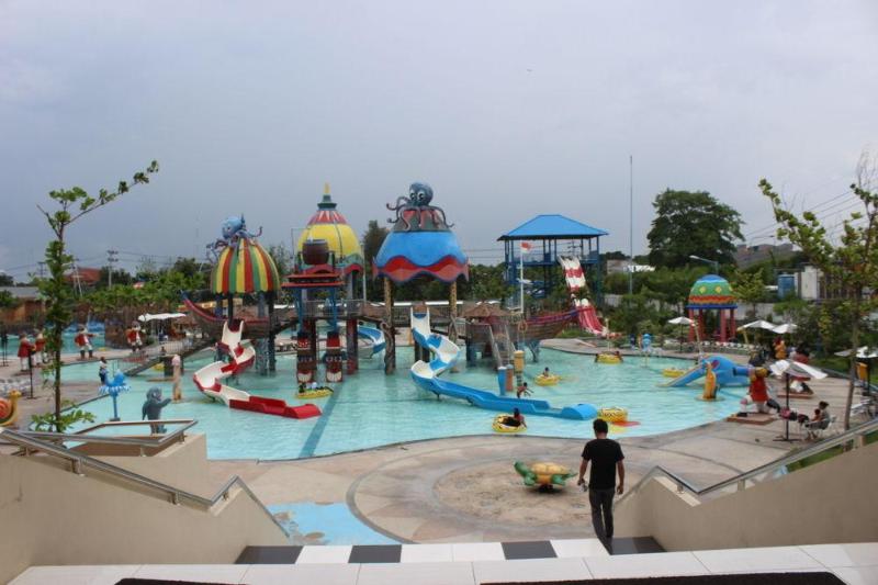 فندق The Sun  Madiun