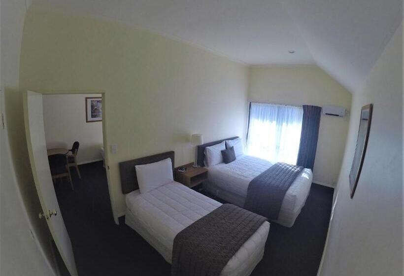 فندق على الطريق The Peaks Motor Inn