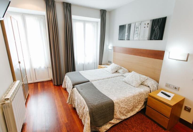 پانسیون Hostal San Sebastian Centro