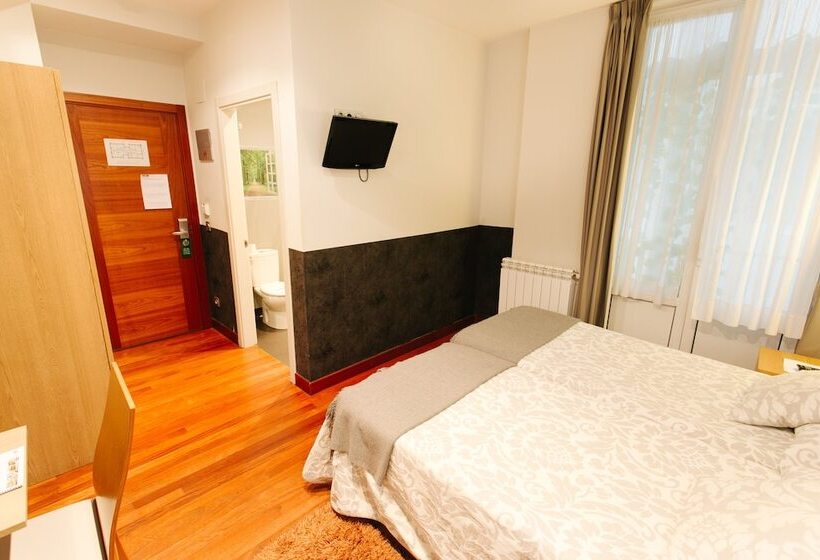پانسیون Hostal San Sebastian Centro