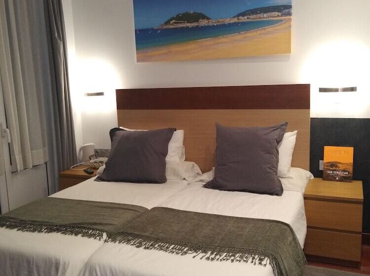 پانسیون Hostal San Sebastian Centro