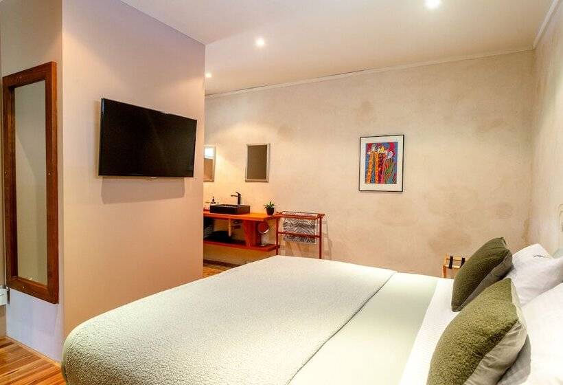 پانسیون Woodstock Suite