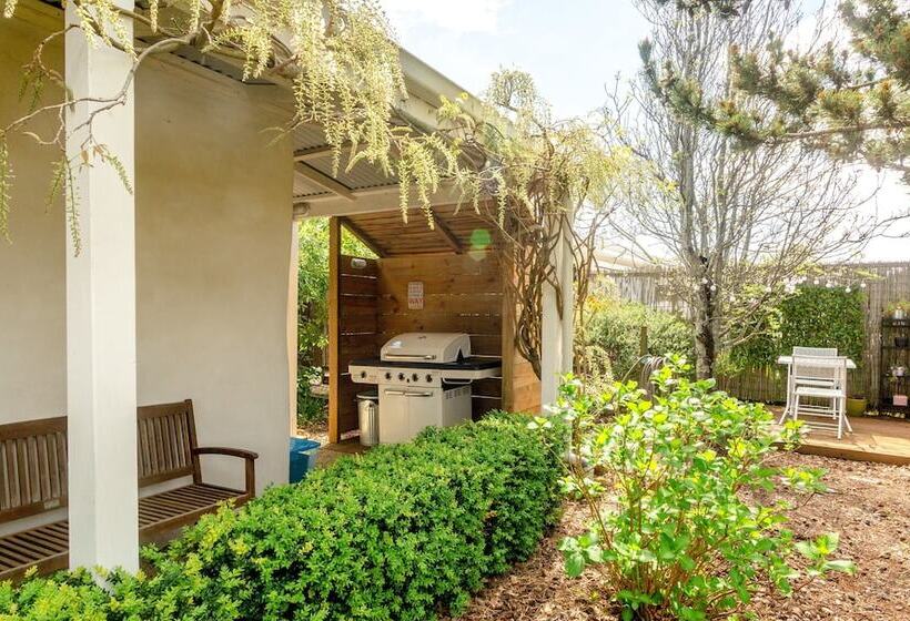 پانسیون Woodstock Suite