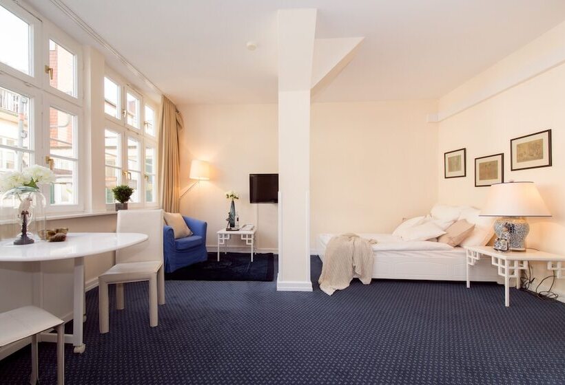 Living Am Carlsplatz