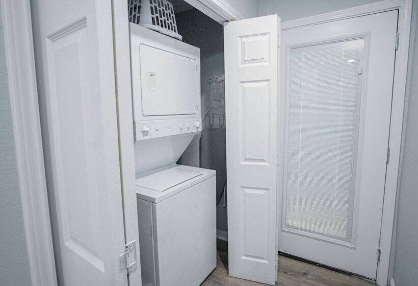 Exceptional 5br So Close To Riverwalk And Downtown