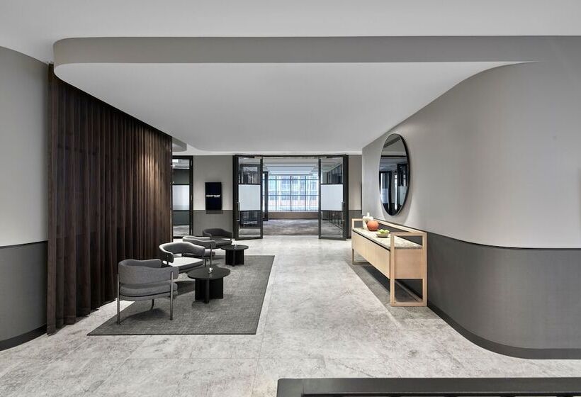 فندق Courtyard By Marriott Melbourne Flagstaff Gardens