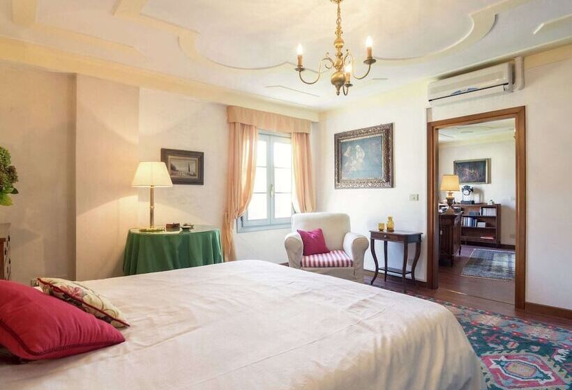 فندق Historic Venetian Style Castle In Piombino Dese With Pool
