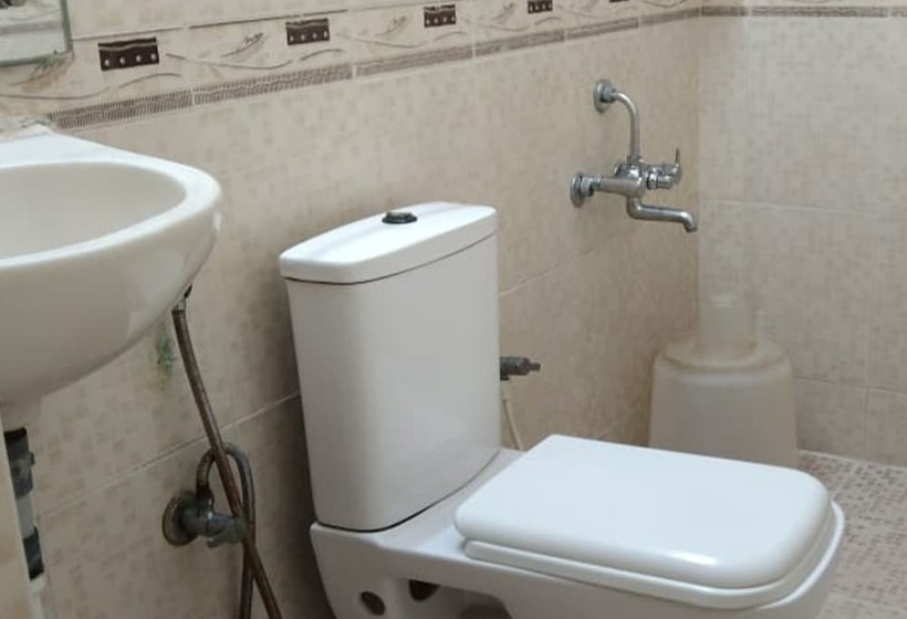 هتل The Altruist Business Stays