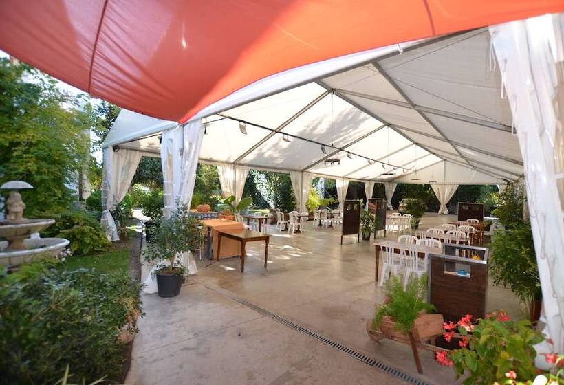 פנסיון Hostal Can Nofre
