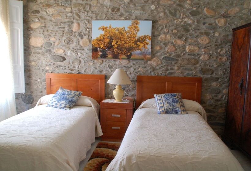 פנסיון Hostal Can Nofre