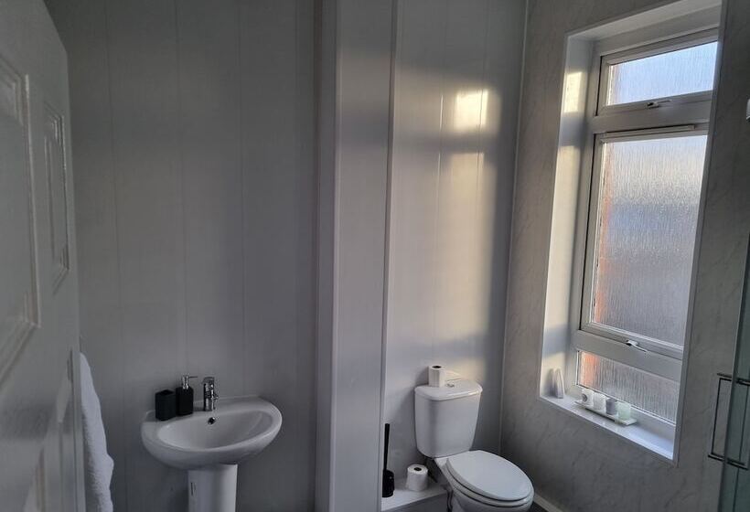 إقامة Remarkable 3 Bed House In Wallsend