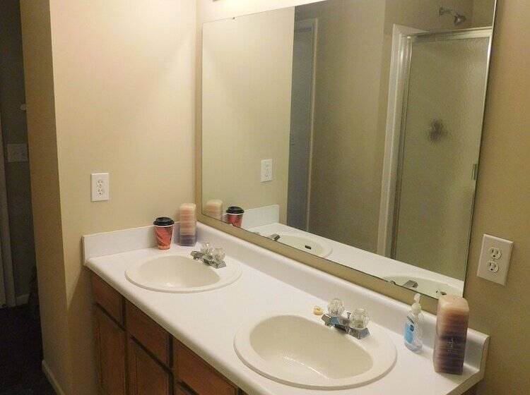 مبيت وإفطار Evonne S Sharing House